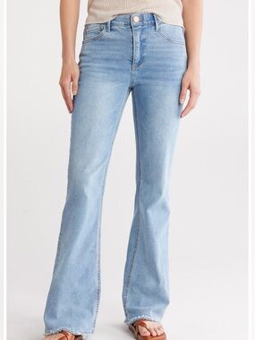 Democracy Women’s Fray Hem Itty Bitty More Bootcut Jeans NWT
